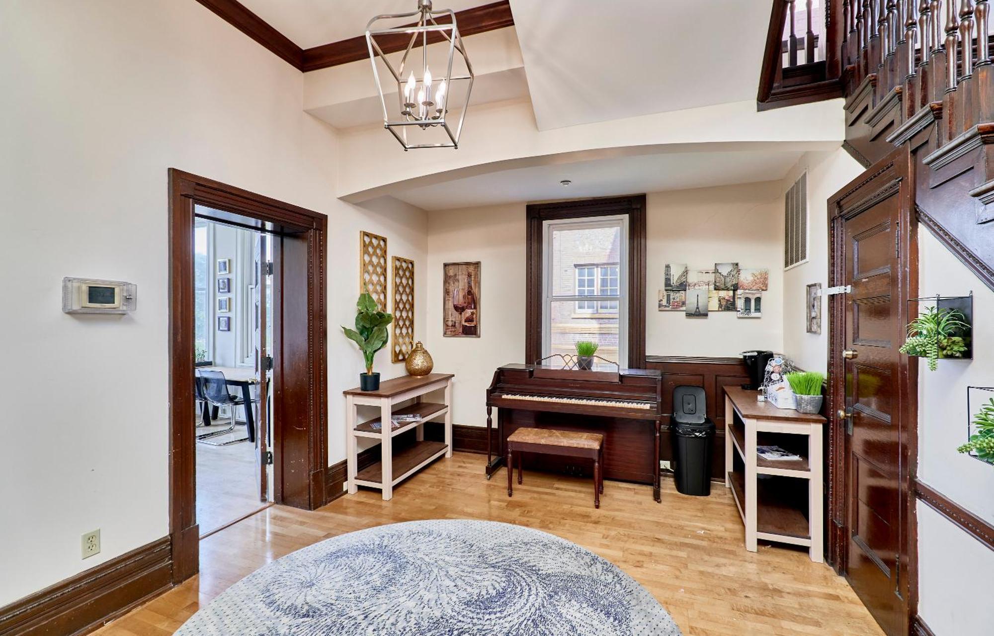 White House At Grand Central Tower Grove Экстерьер фото