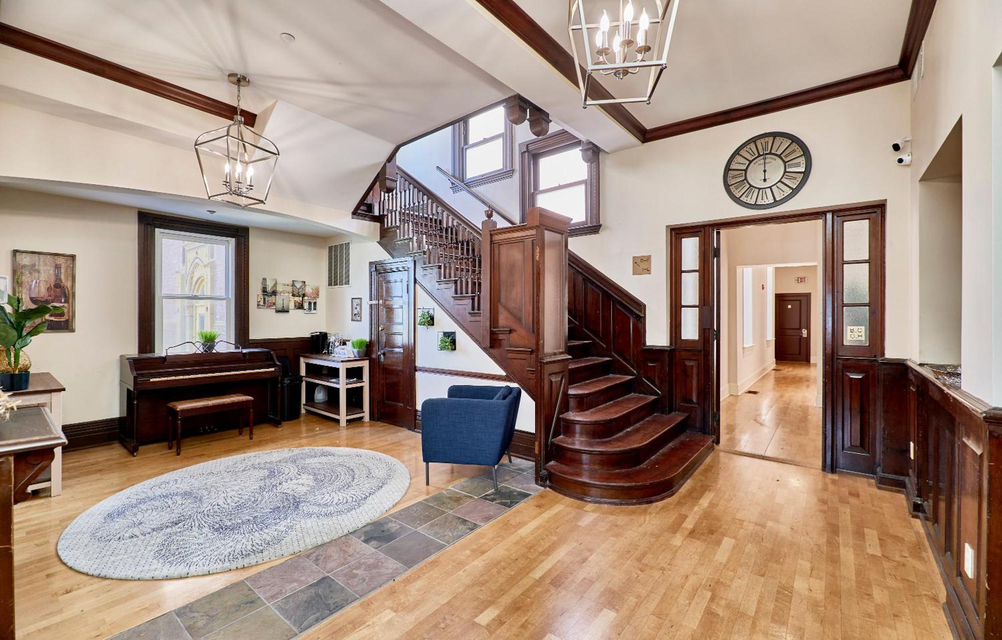 White House At Grand Central Tower Grove Экстерьер фото